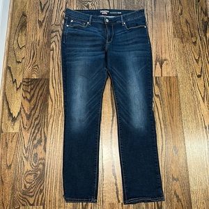 Denizen from Levi’s modern slim stretch jeans